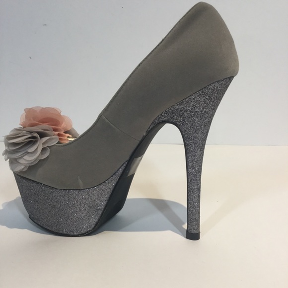 Charlotte Russe Grey-and Pink flowers , - Picture 2 of 12